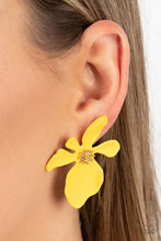 Load image into Gallery viewer, Paparazzi&#39;s Hawaiian Heiress - Yellow post earrings
