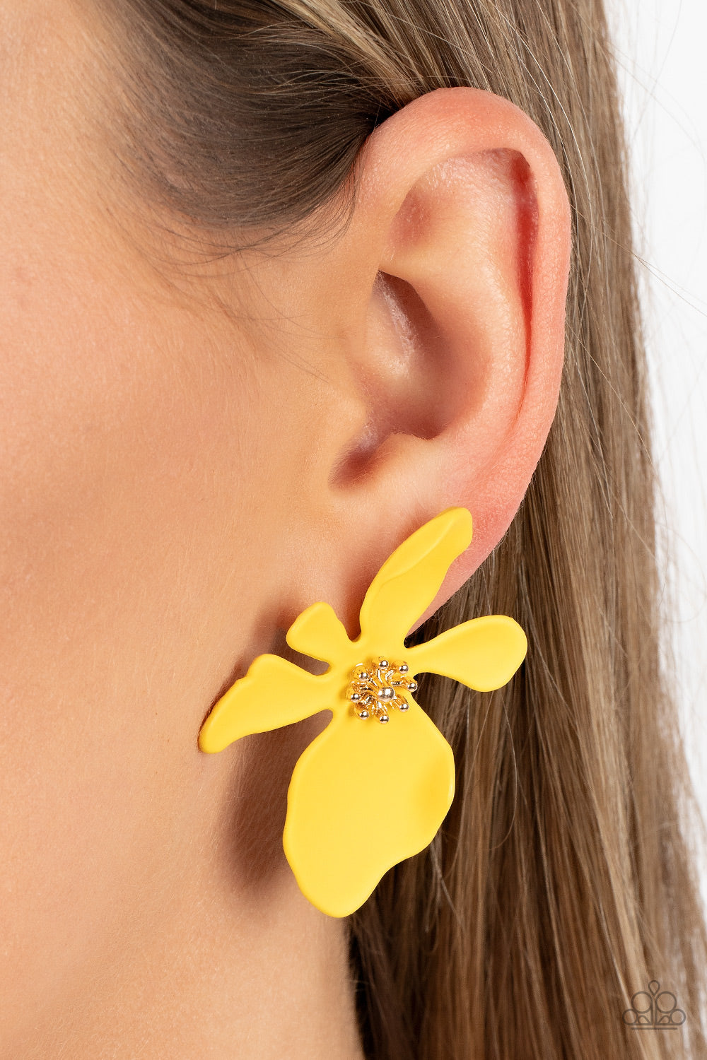 Paparazzi's Hawaiian Heiress - Yellow post earrings