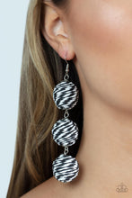 Load image into Gallery viewer, Paparazzi&#39;s Laguna Lanterns - Black earrings
