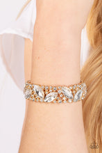 Load image into Gallery viewer, Paparazzi&#39;s Full Body Chills - Gold bracelet
