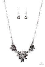 Load image into Gallery viewer, Paparazzi&#39;s Completely Captivated - Silver necklace
