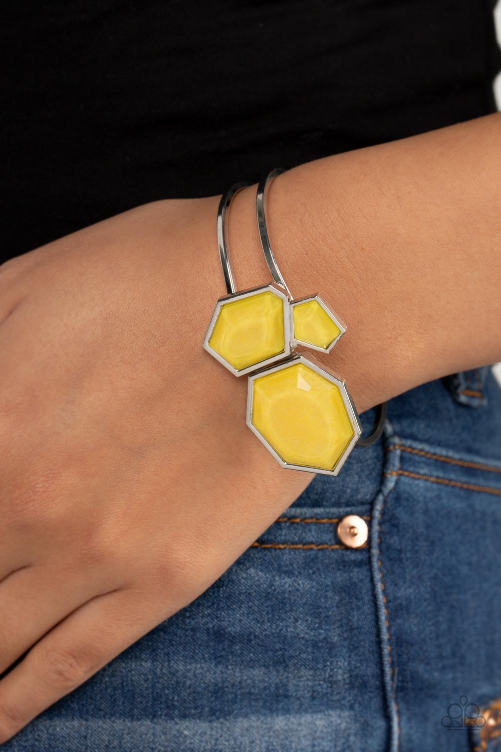 Paparazzi's Tourist TRAPEZOID - Yellow bracelet